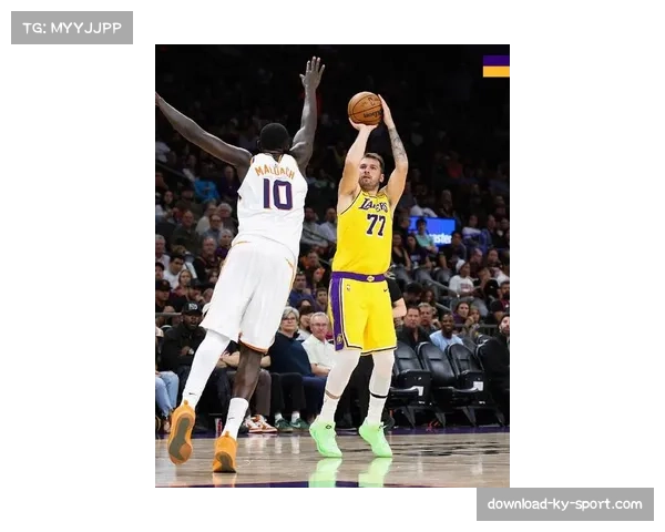 太阳防守策略成功限制湖人 狄龙缠绕东契奇布克盯防里夫斯 太阳防守策略成功限制湖人 狄龙缠绕东契奇布克盯防里夫斯